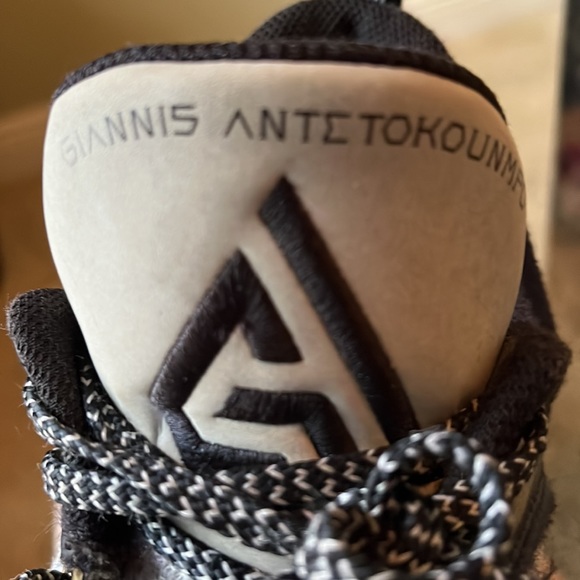 NIKE men’s size 9.5 Nike Giannis Immortality EP 'Championship' sneakers Used - Picture 6 of 6